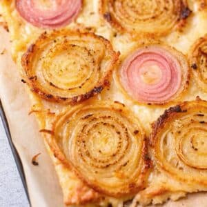 Low‑carb onion ring chips recipe plated and ready to serve