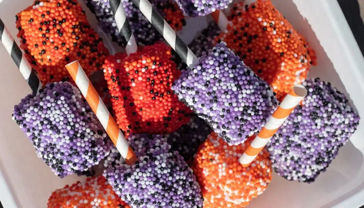 Halloween Treats Recipe: Easy Marshmallow Pops
